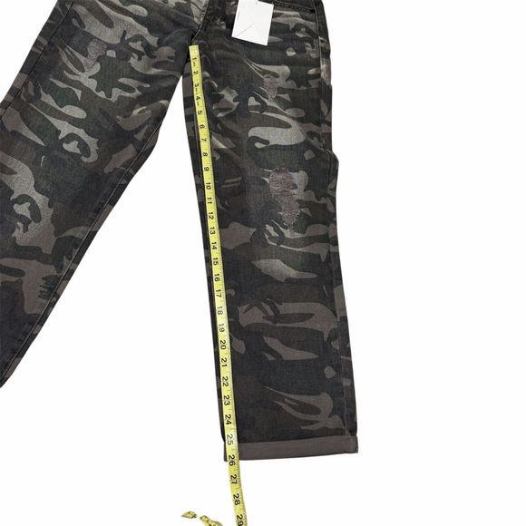 KanCan Benji Camo Straight Fit Cuffed Jeans Women’s 3/25 Camouflage Outdoor - Picture 7 of 8